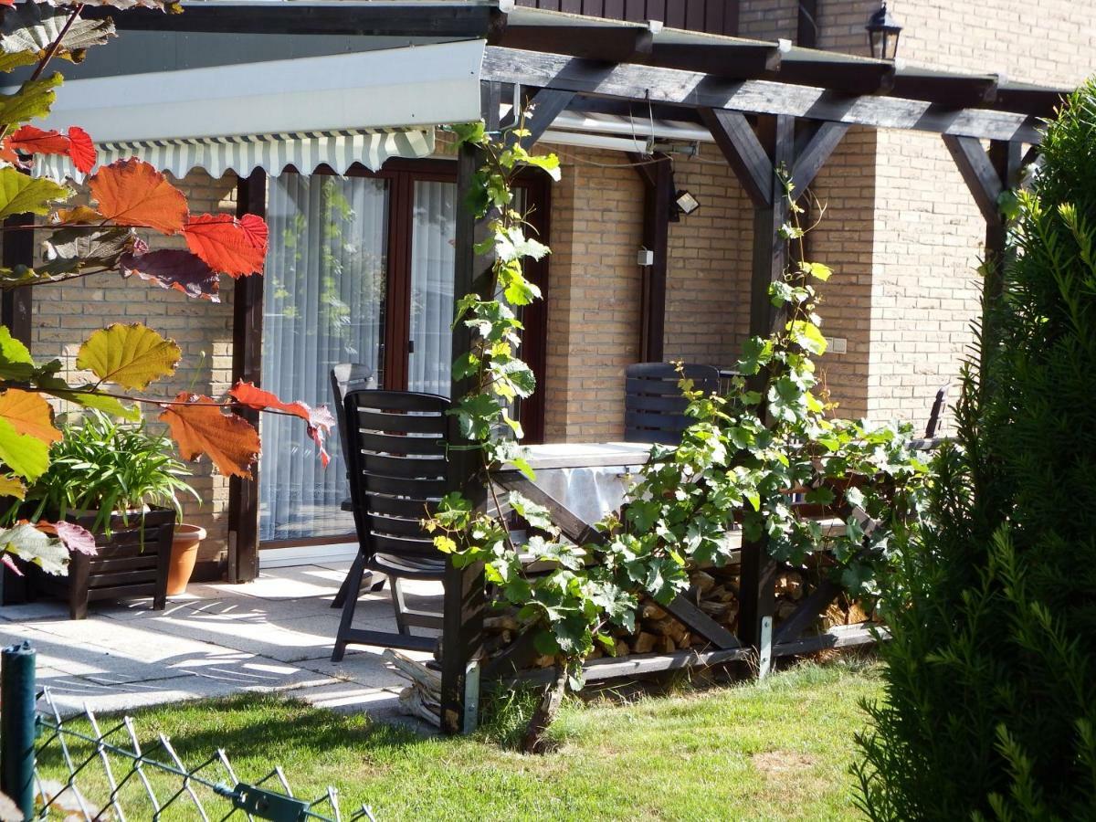 Nette Ferienwohnung Mit Eigenem Eingang Und Sonnenterrasse Идштайн Экстерьер фото
