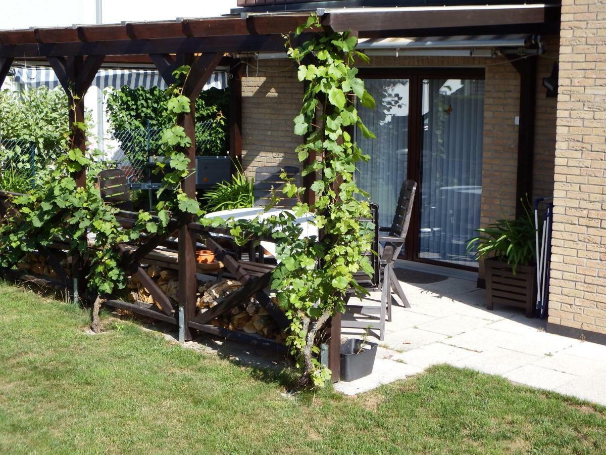Nette Ferienwohnung Mit Eigenem Eingang Und Sonnenterrasse Идштайн Экстерьер фото